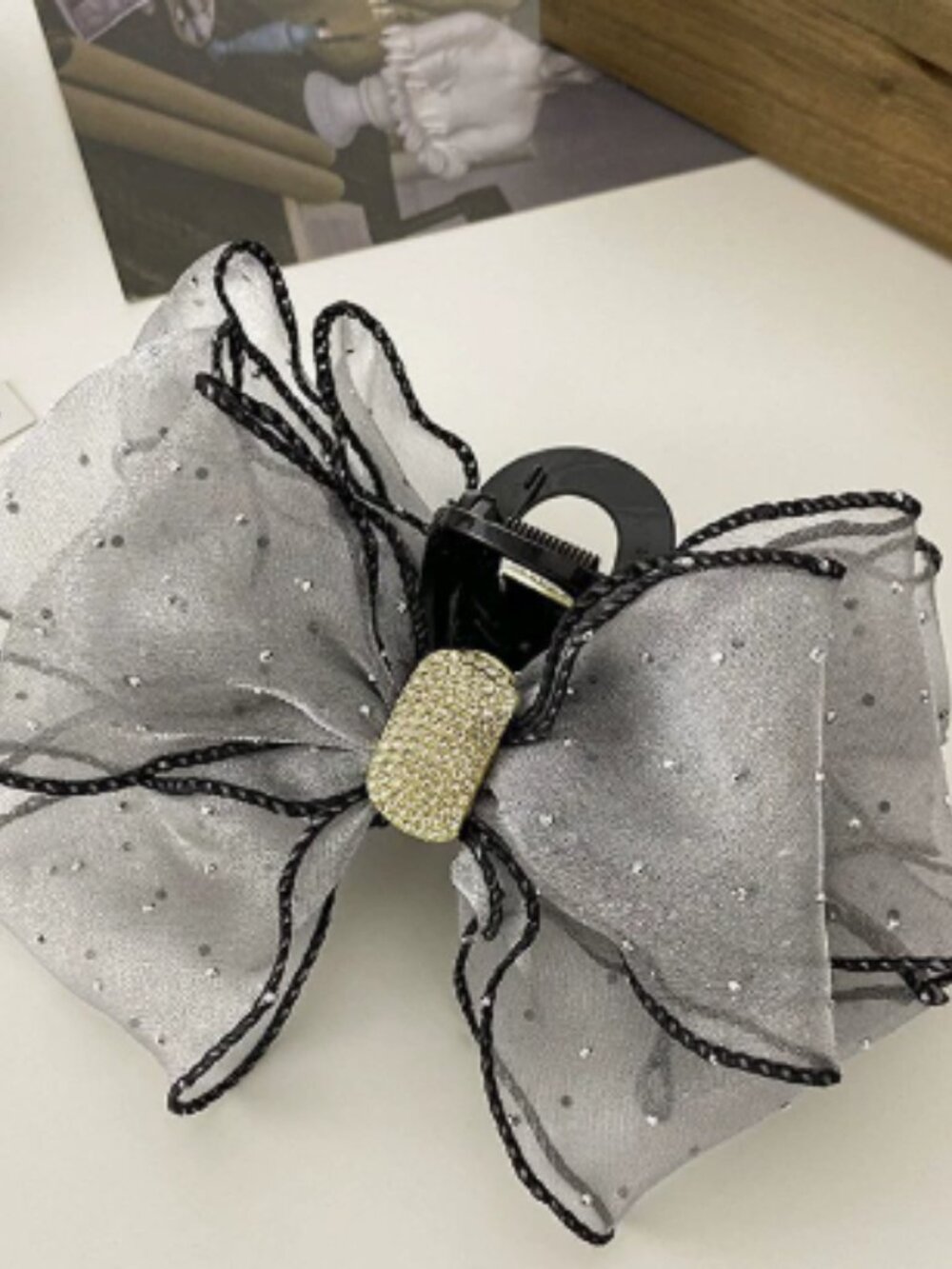 Women's hair clip